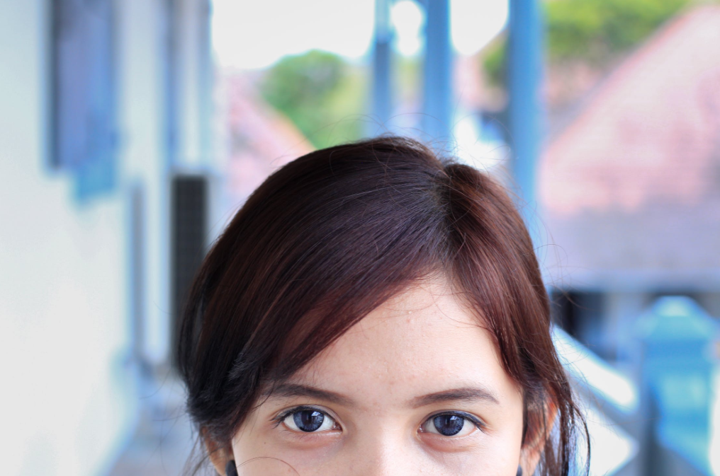 關(guān)燈玩手機(jī)會(huì)得干眼嗎